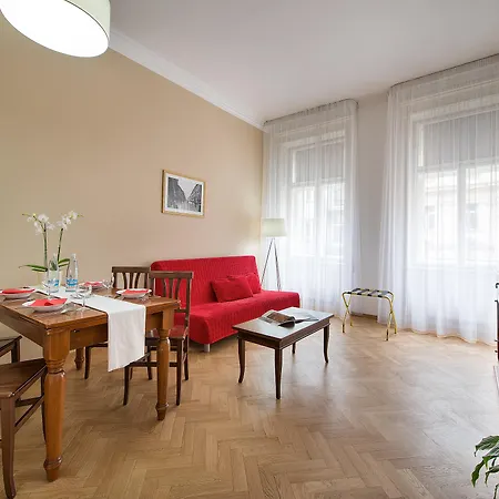 Hotel Suite Home Prague Aparthotel 4*
