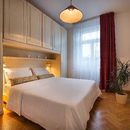 Hotel Suite Home Prague 4*