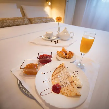 Hotel Suite Home Prague 4*