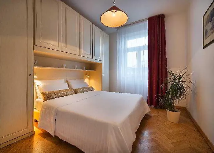 Hotel Suite Home Prague 4*