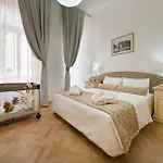 Ξενοδοχείο με διαμερίσματα Hotel Suite Home Prague 4*