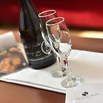 Ξενοδοχείο με διαμερίσματα Hotel Suite Home Prague 4*
