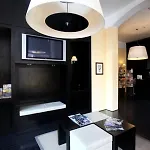 Ξενοδοχείο με διαμερίσματα Hotel Suite Home Prague 4*
