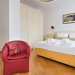 Hotel Suite Home Prague 4* Πράγα