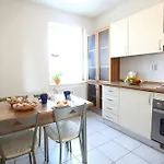 Hotel Suite Home Prague Ξενοδοχείο με διαμερίσματα 4*
