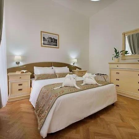 Hotel Suite Home Prague מלון דירות