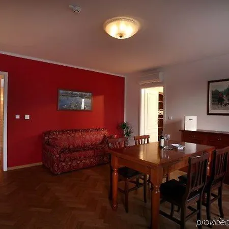 Hotel Suite Home Prague מלון דירות פראג