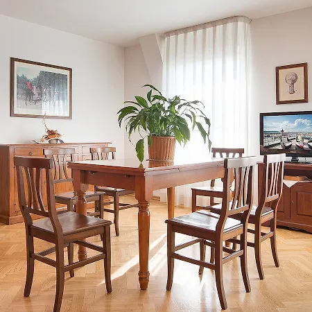 Hotel Suite Home Prague מלון דירות פראג