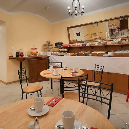 Hotel Suite Home Prague מלון דירות פראג